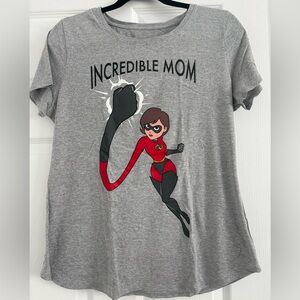 VGUC Pixar’s Incredibles “Incredible Mom” Gray Women’s Shirt Size Medium